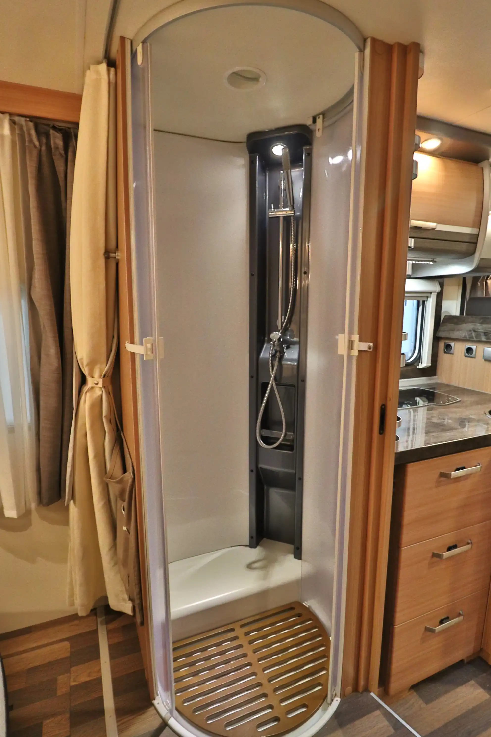 KNAUS Sky TI 700 MX Silver Selection
